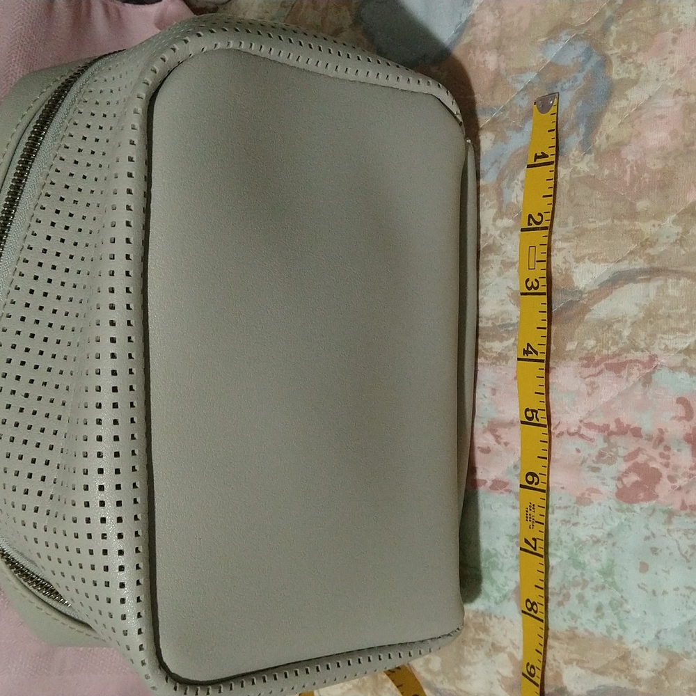 Train case - Picture 3 of 7